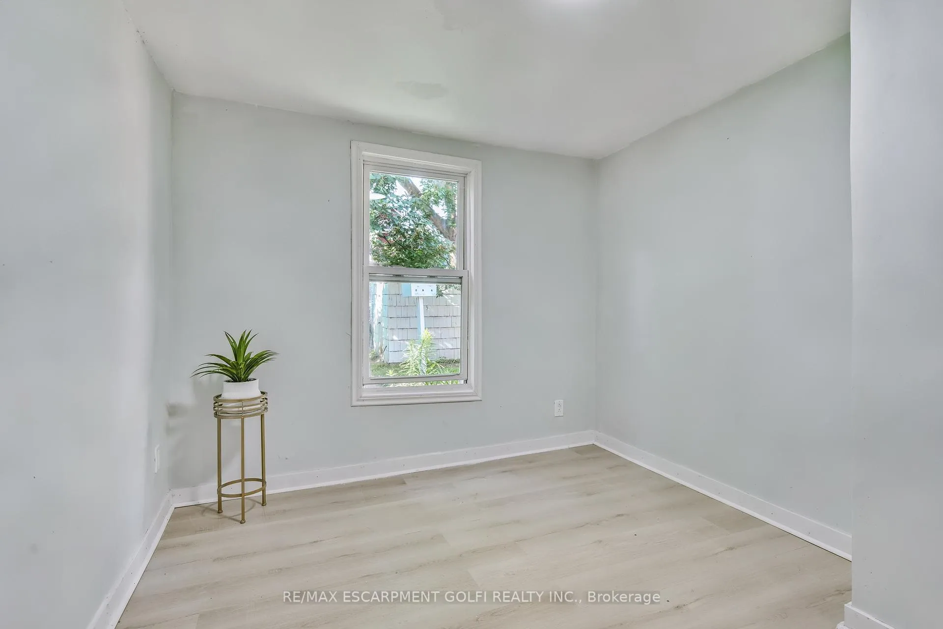 Photo 22 of 40 Aikman Avenue, Hamilton, Gibson — HOMEH
