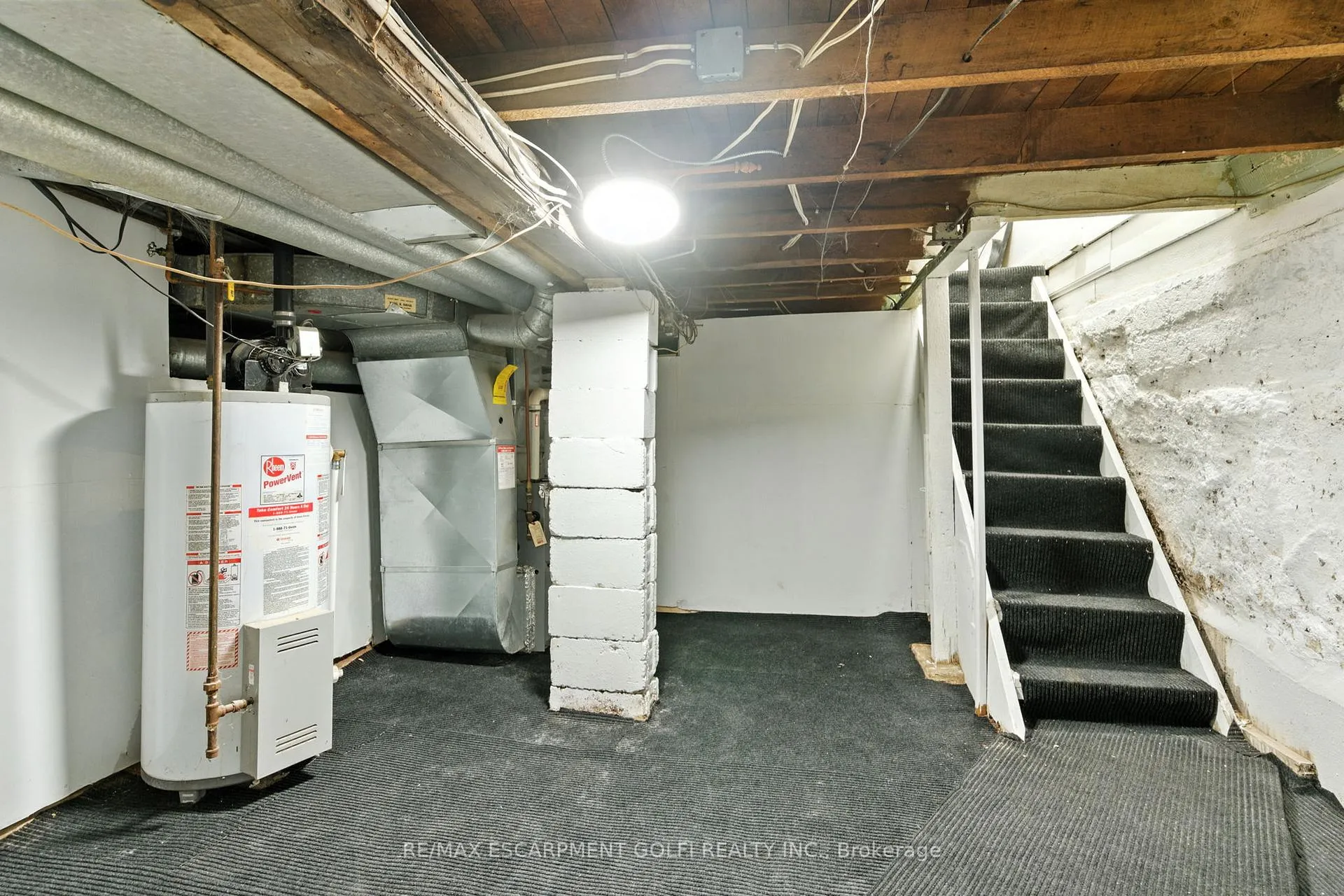 Photo 24 of 40 Aikman Avenue, Hamilton, Gibson — HOMEH