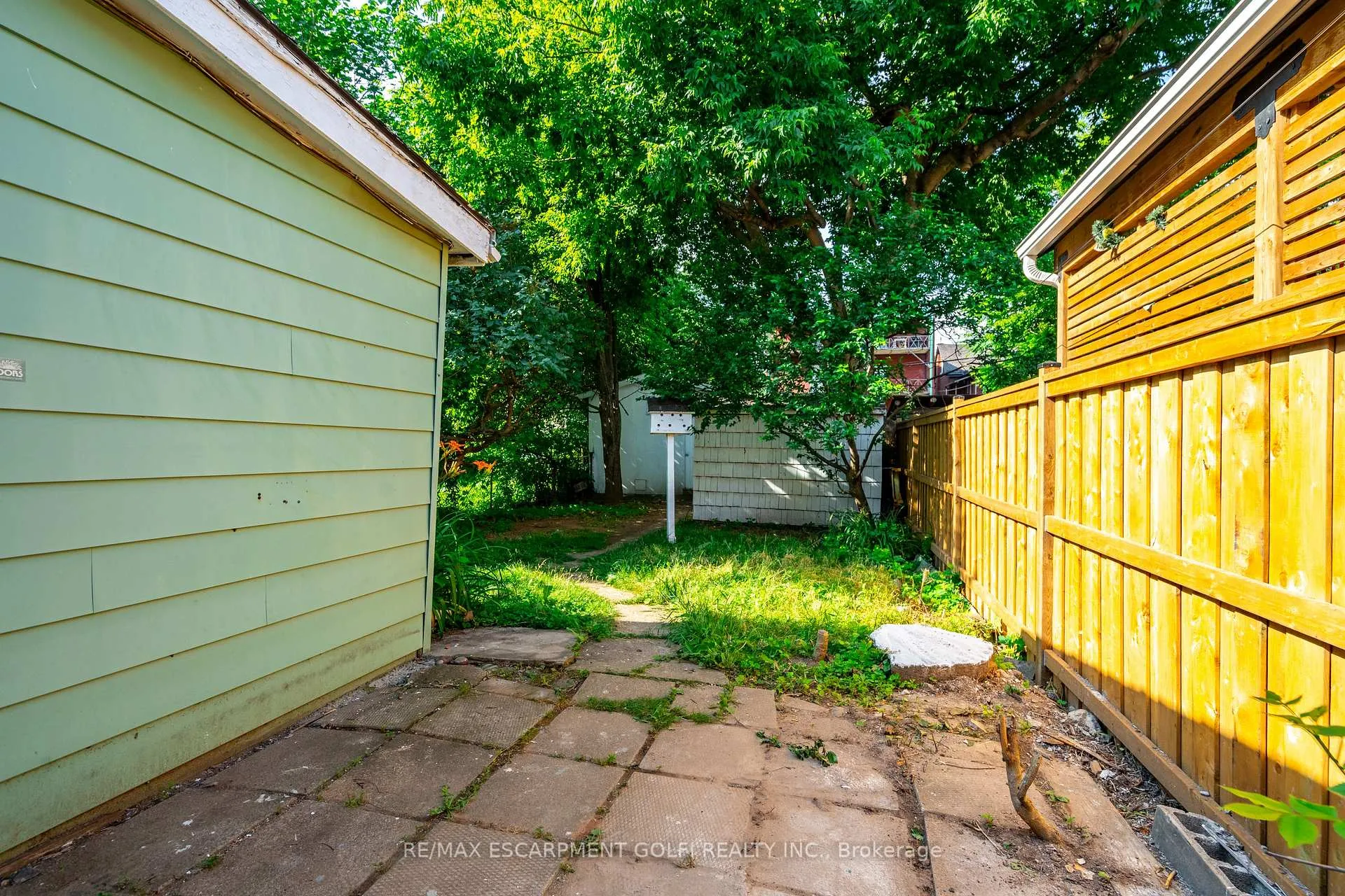 Photo 25 of 40 Aikman Avenue, Hamilton, Gibson — HOMEH