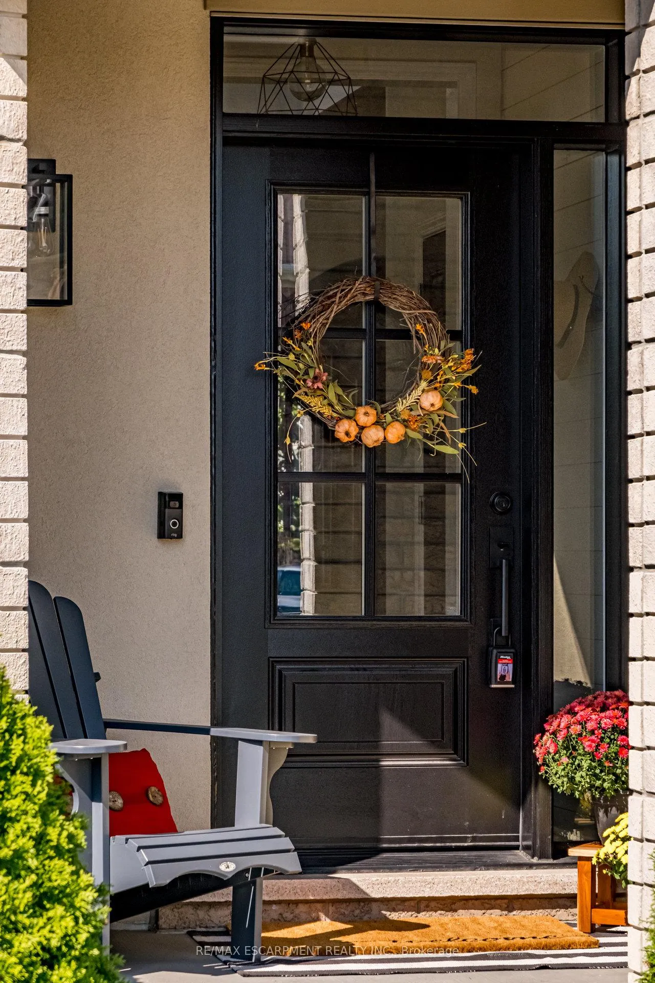 Photo 3 of 120 Peer Court, Hamilton, Meadowlands — HOMEH