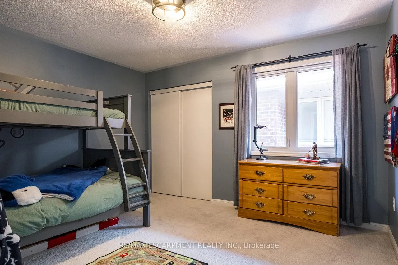 Photo 25 of 120 Peer Court, Hamilton, Meadowlands — HOMEH
