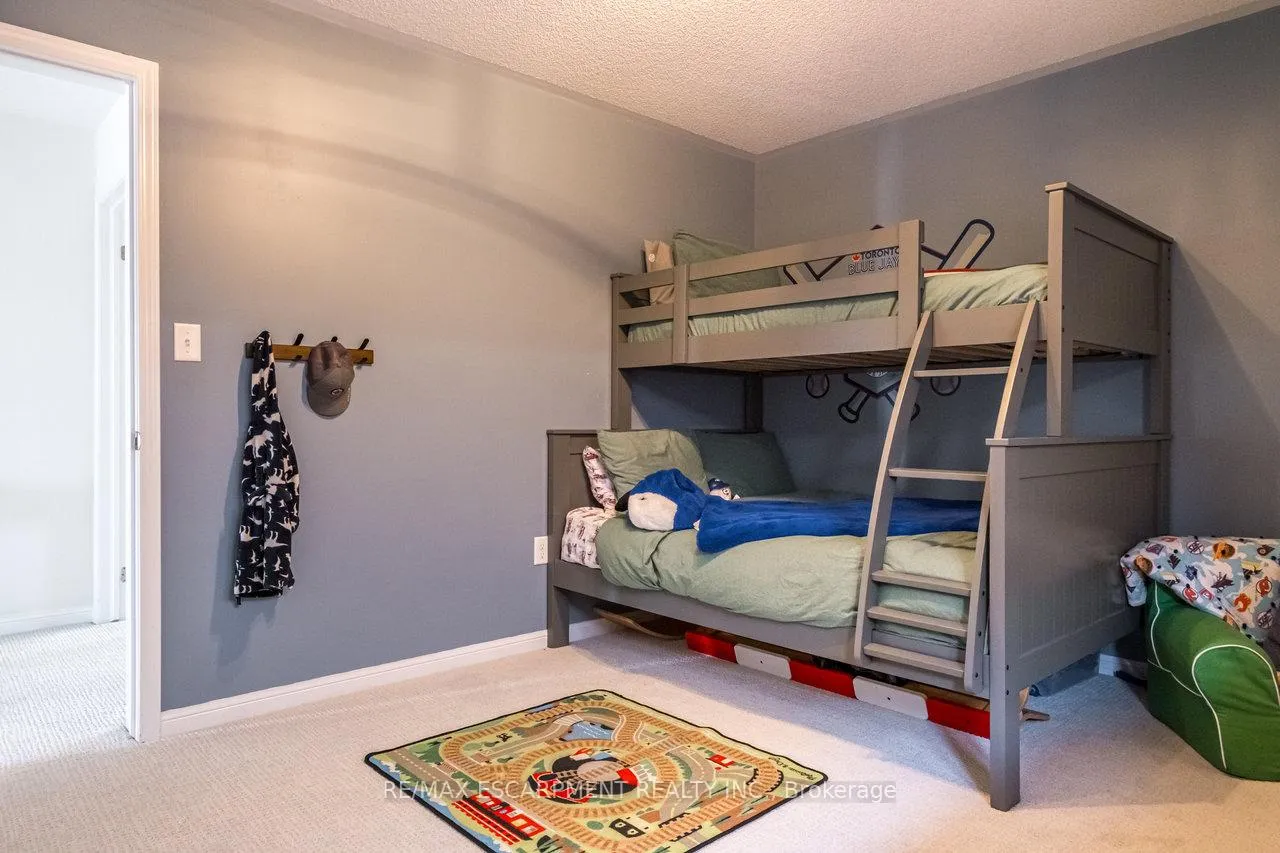 Photo 26 of 120 Peer Court, Hamilton, Meadowlands — HOMEH