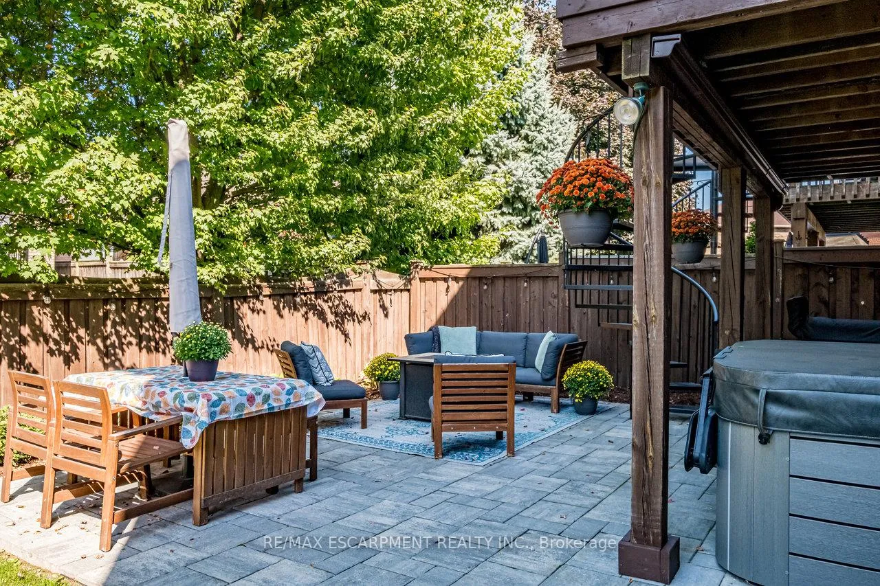 Photo 45 of 120 Peer Court, Hamilton, Meadowlands — HOMEH
