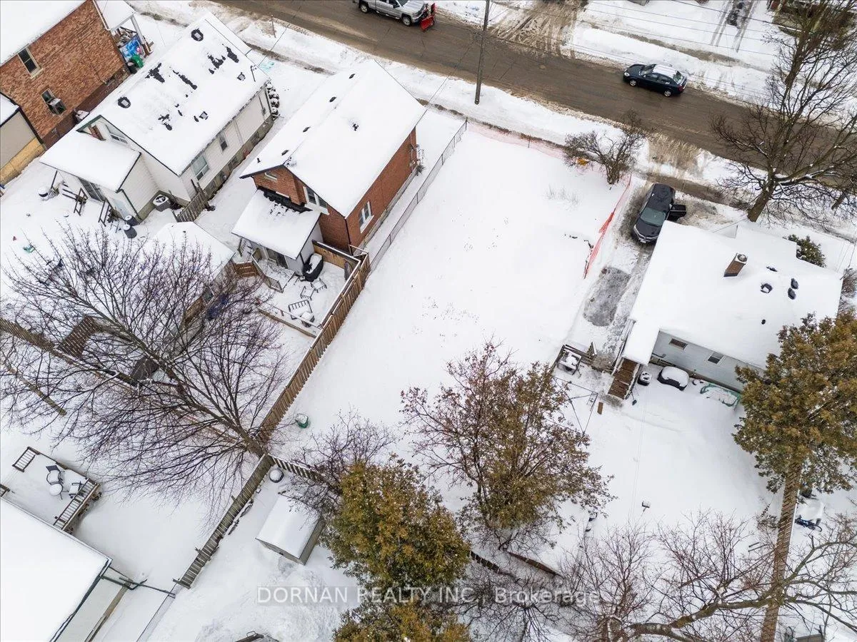 Photo 5 of 434 Edison Avenue, Peterborough, Otonabee Ward 1 — HOMEH