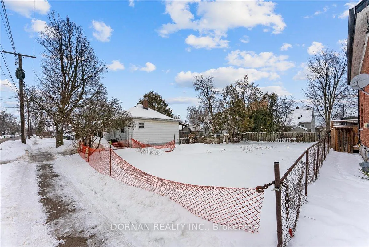 Photo 8 of 434 Edison Avenue, Peterborough, Otonabee Ward 1 — HOMEH