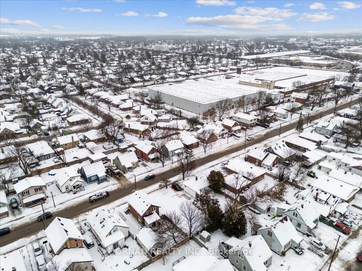 Photo 11 of 434 Edison Avenue, Peterborough, Otonabee Ward 1 — HOMEH