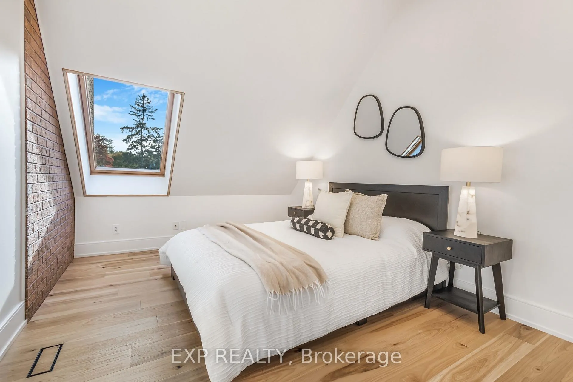 Photo 15 of 75 Reding Road, Hamilton, Ancaster — HOMEH