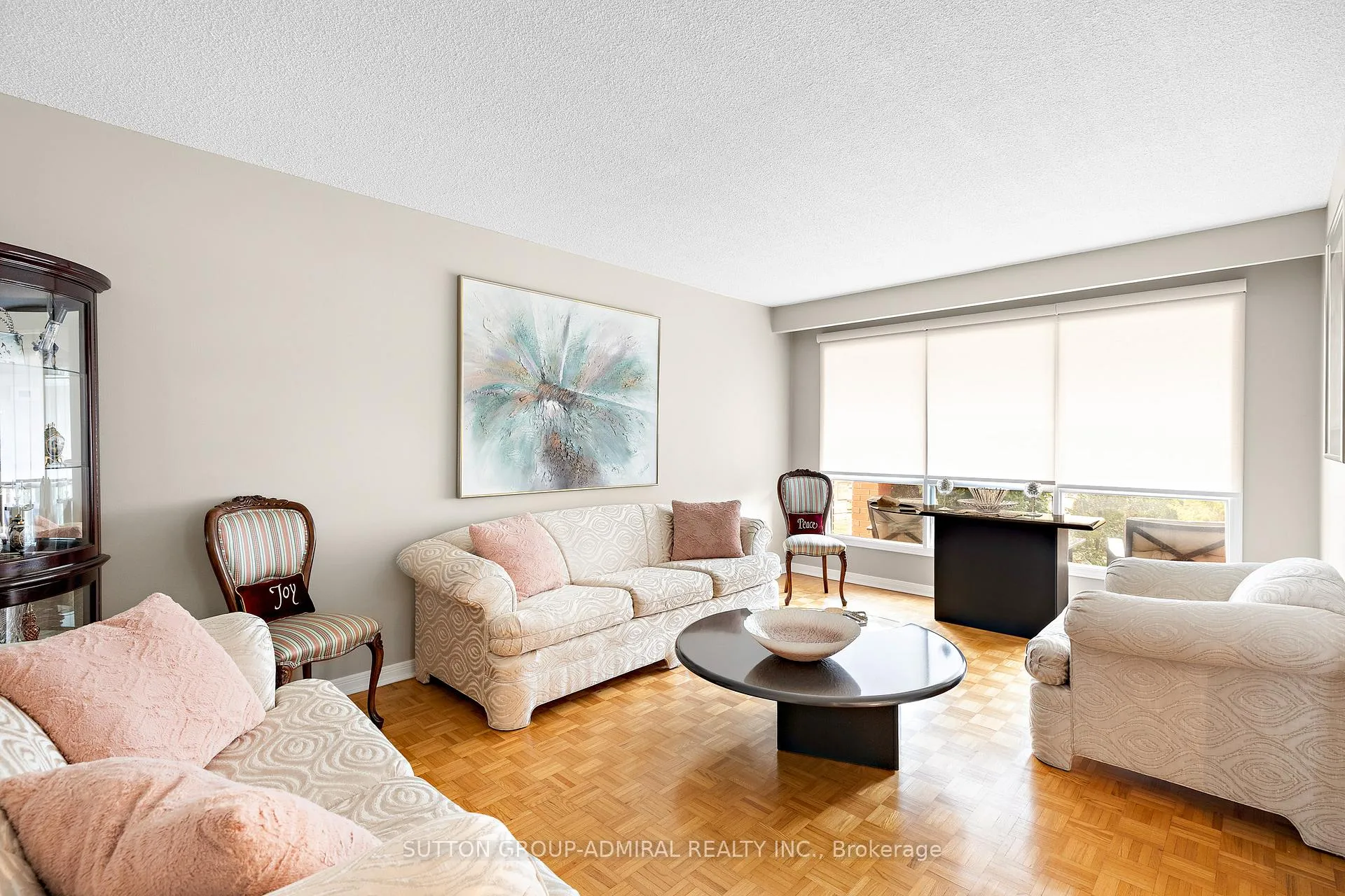 Photo 4 of 75 Timber Lane, Vaughan, East Woodbridge — HOMEH