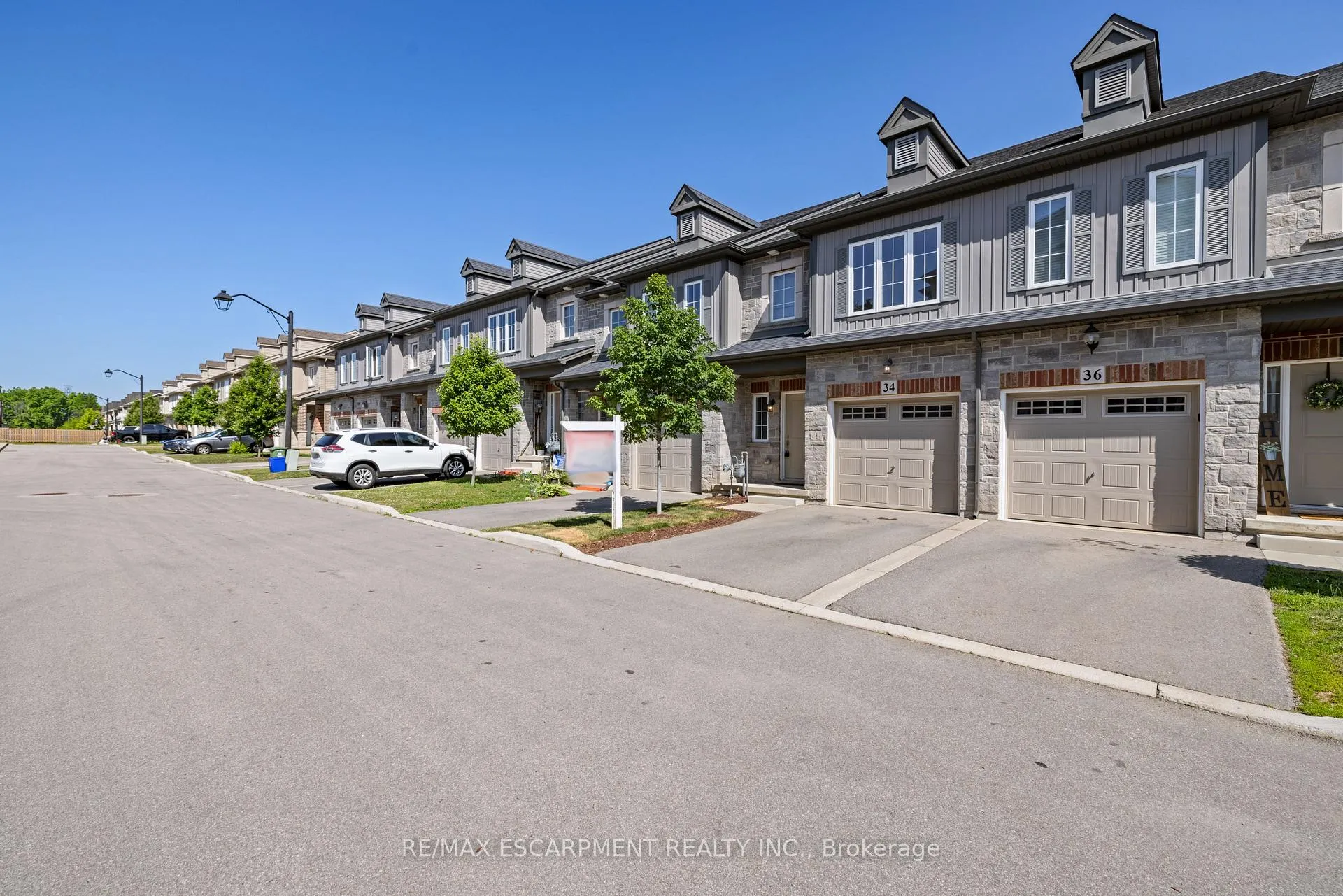 Photo 3 of 34 Dayman Drive, Hamilton, Meadowlands — HOMEH