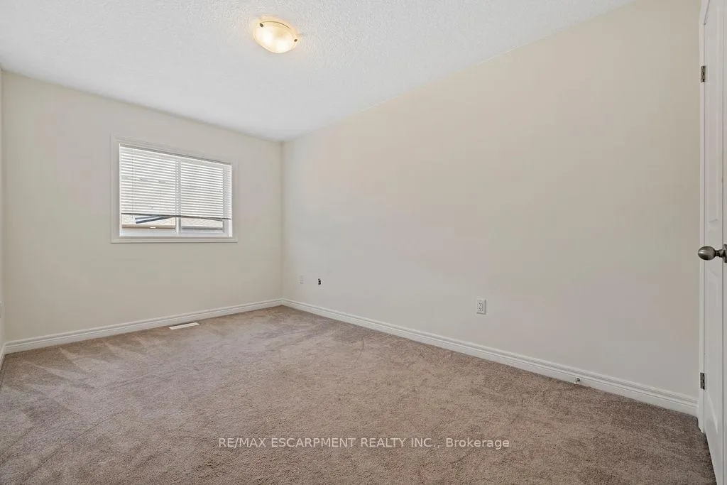 Photo 33 of 34 Dayman Drive, Hamilton, Meadowlands — HOMEH