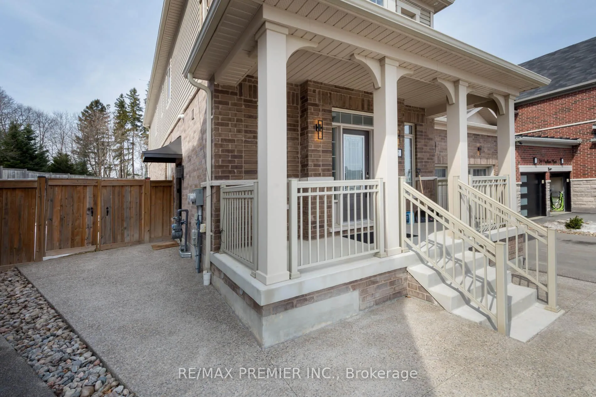 Photo 2 of 32 Pridham Place, New Tecumseth, Tottenham — HOMEH