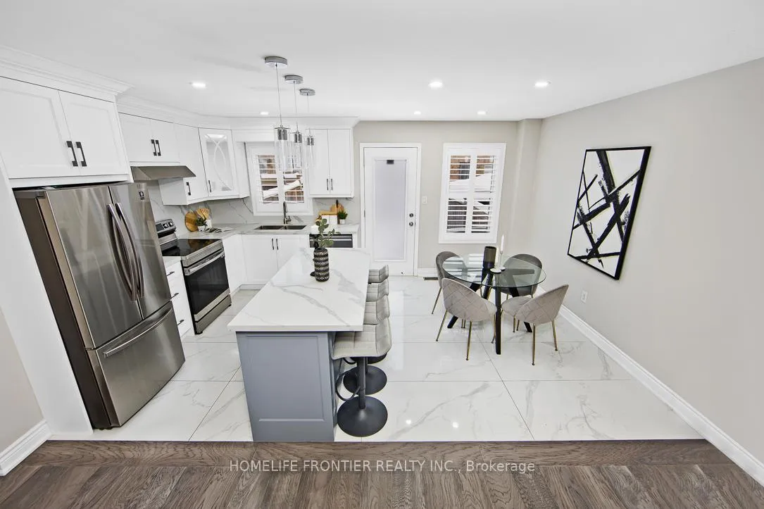 Photo 5 of 3 Coranto Way, Vaughan, Vellore Village — HOMEH