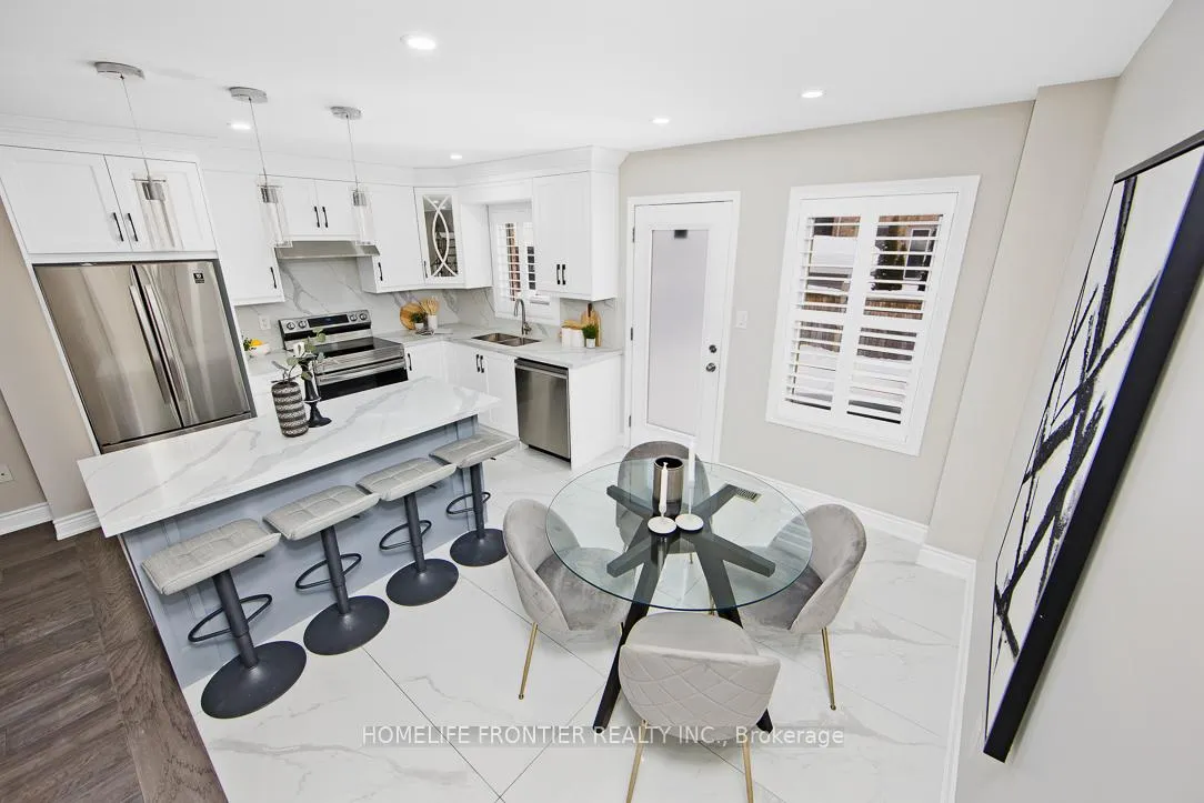 Photo 6 of 3 Coranto Way, Vaughan, Vellore Village — HOMEH