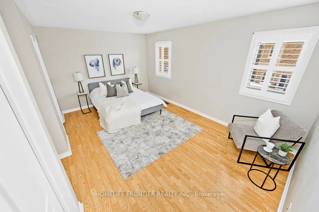Photo 10 of 3 Coranto Way, Vaughan, Vellore Village — HOMEH