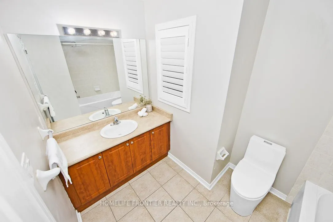 Photo 14 of 3 Coranto Way, Vaughan, Vellore Village — HOMEH