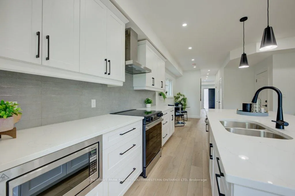 Photo 11 of 162 Weber Street W, Kitchener — HOMEH