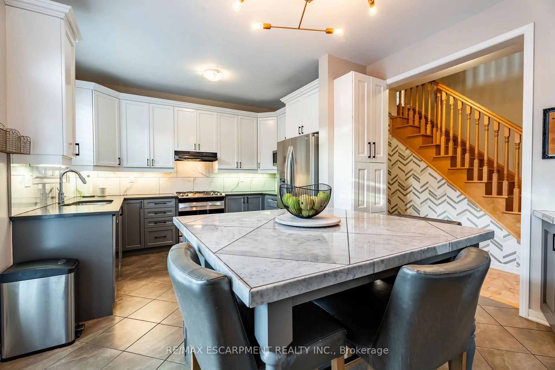 Photo 10 of 6 Emick Drive, Hamilton, Meadowlands — HOMEH