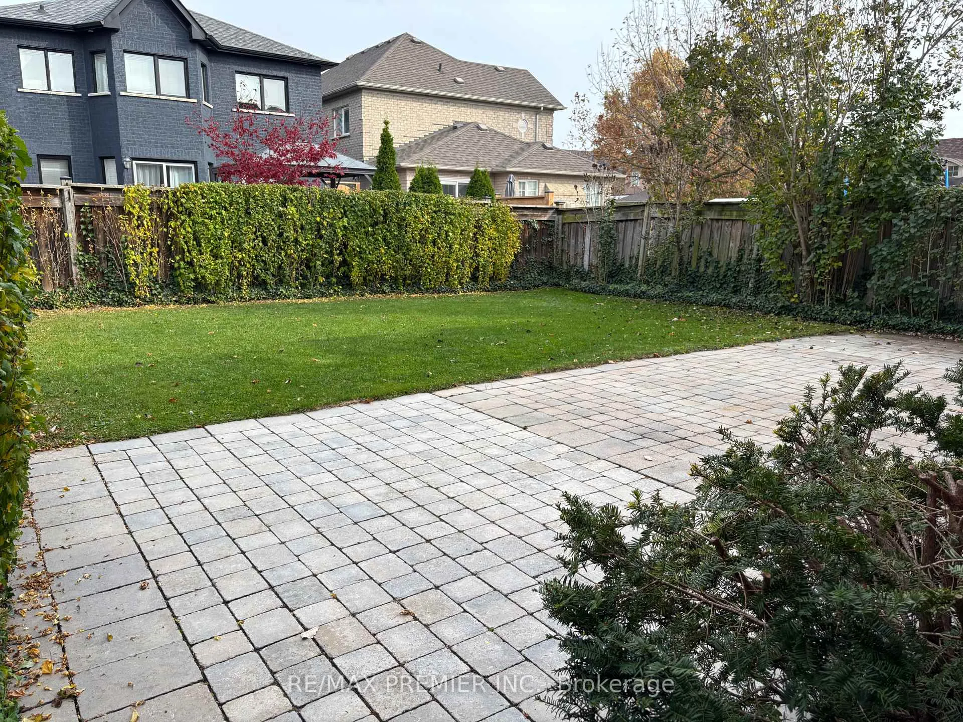 Photo 2 of 325 Vellore Avenue, Vaughan, Vellore Village — HOMEH