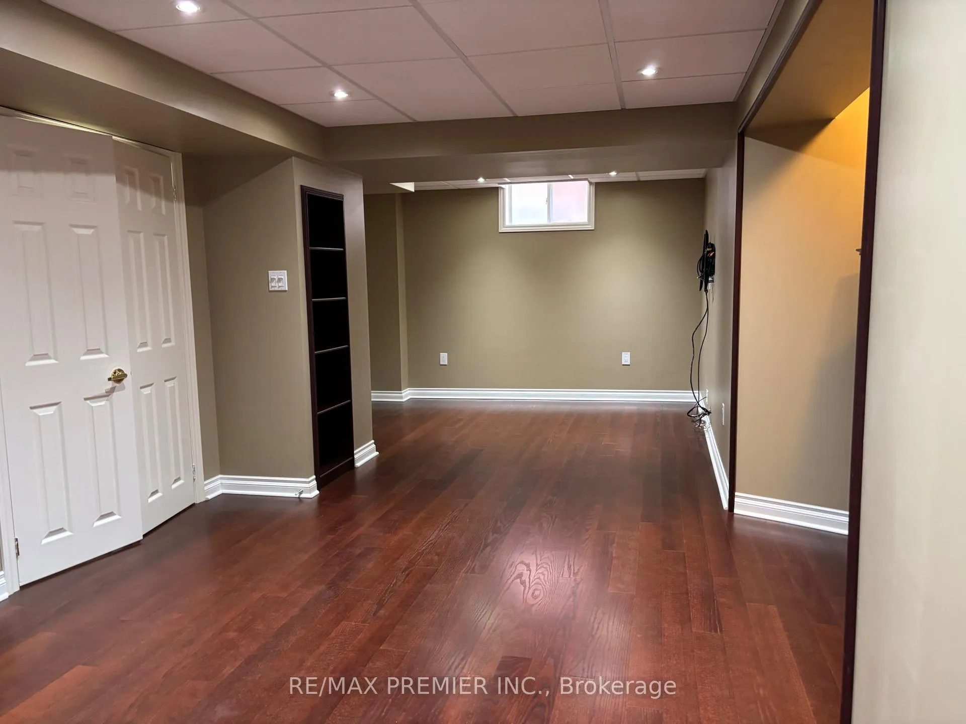 Photo 5 of 325 Vellore Avenue, Vaughan, Vellore Village — HOMEH