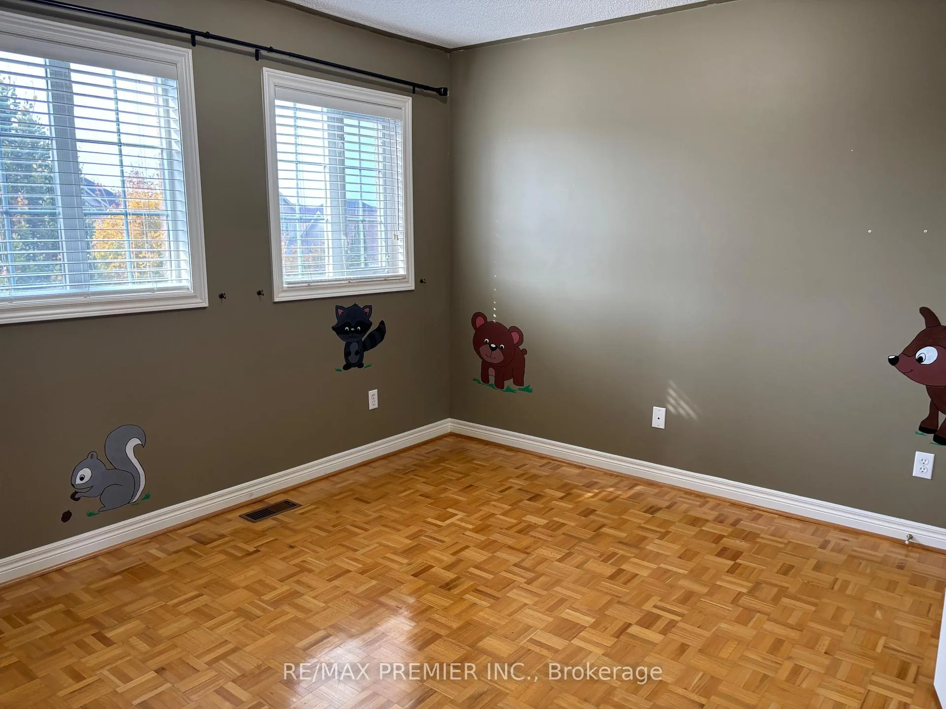 Photo 7 of 325 Vellore Avenue, Vaughan, Vellore Village — HOMEH