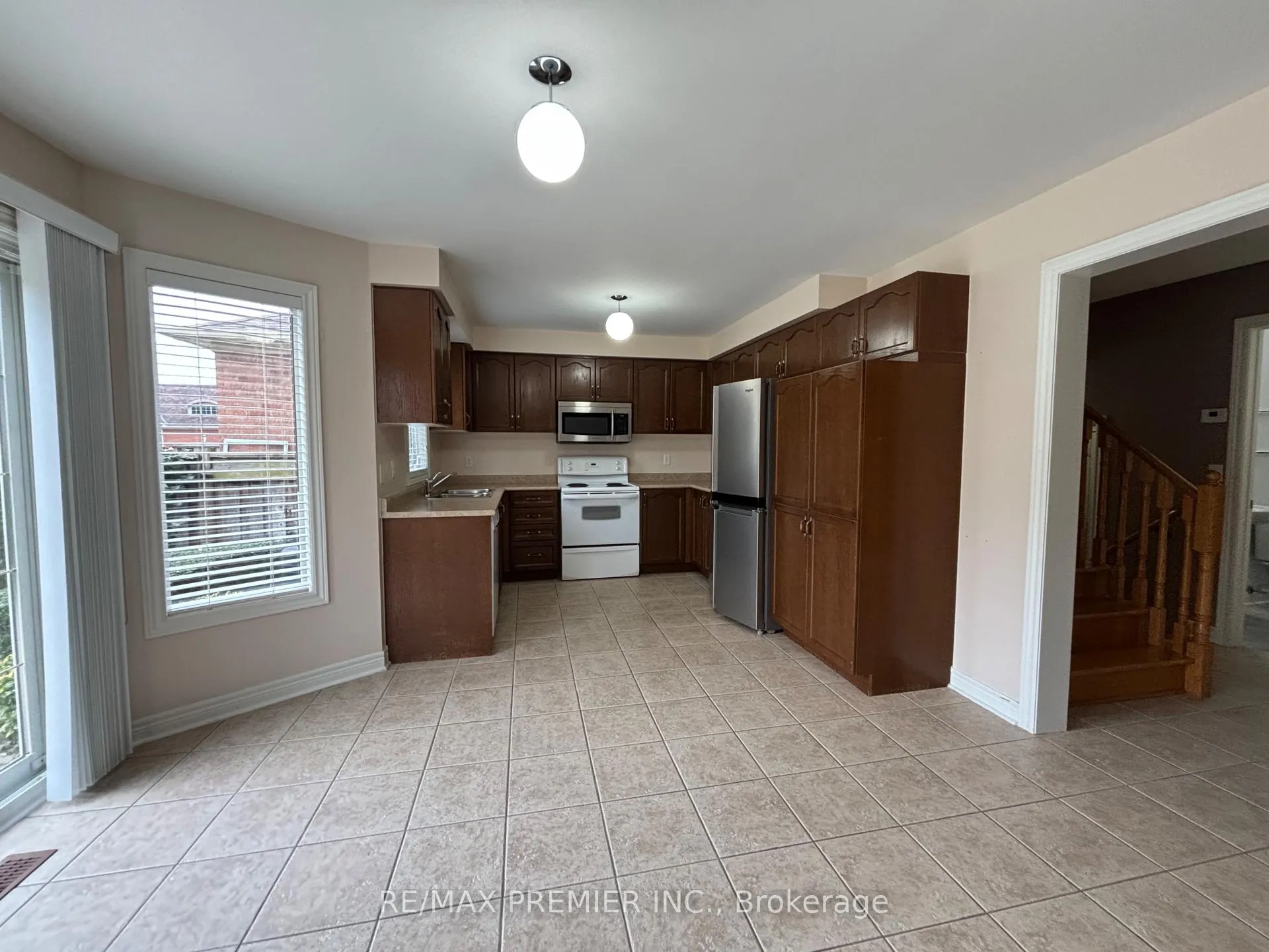 Photo 25 of 325 Vellore Avenue, Vaughan, Vellore Village — HOMEH