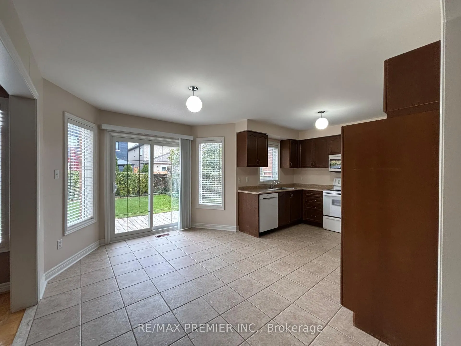 Photo 26 of 325 Vellore Avenue, Vaughan, Vellore Village — HOMEH