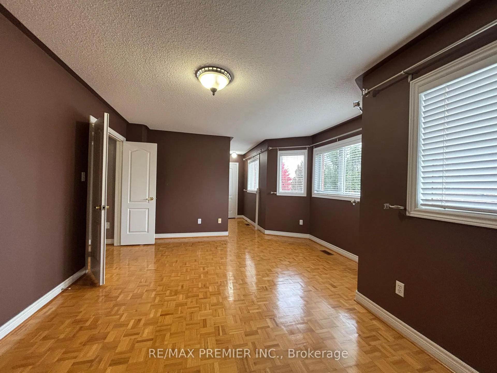 Photo 31 of 325 Vellore Avenue, Vaughan, Vellore Village — HOMEH
