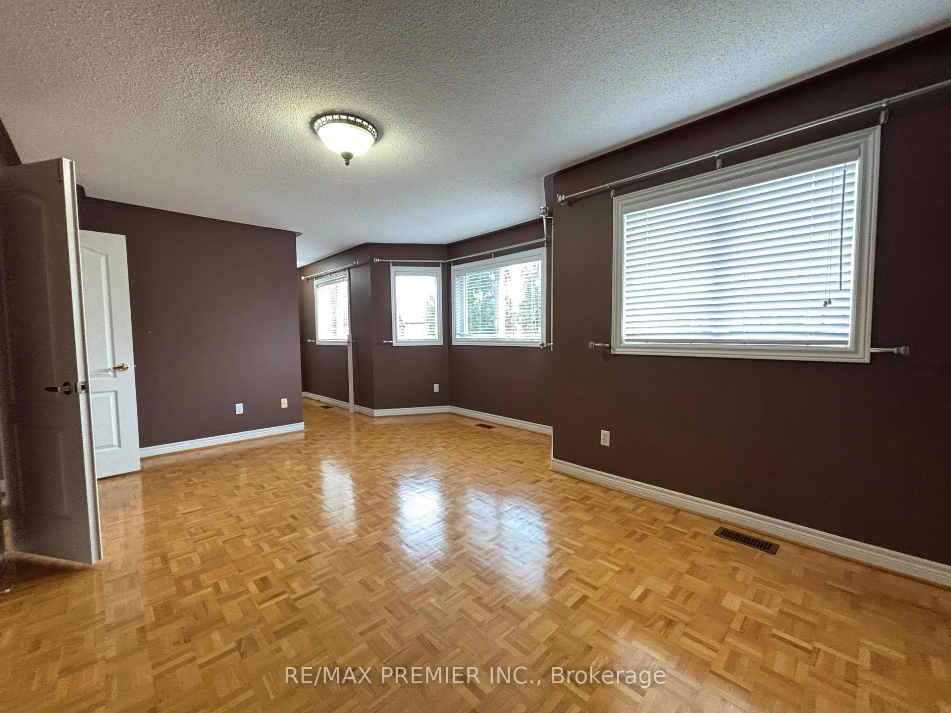 Photo 32 of 325 Vellore Avenue, Vaughan, Vellore Village — HOMEH