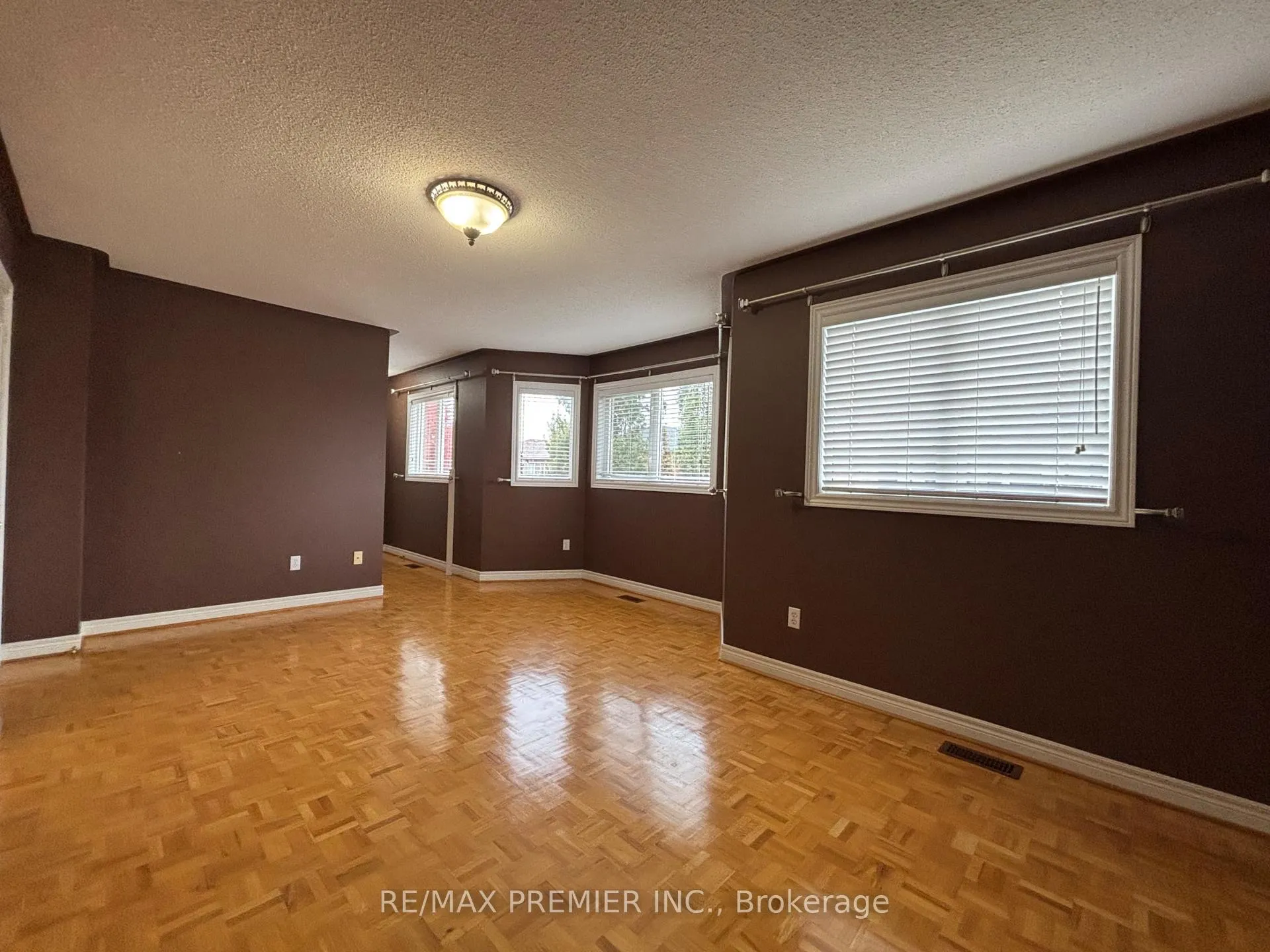 Photo 33 of 325 Vellore Avenue, Vaughan, Vellore Village — HOMEH