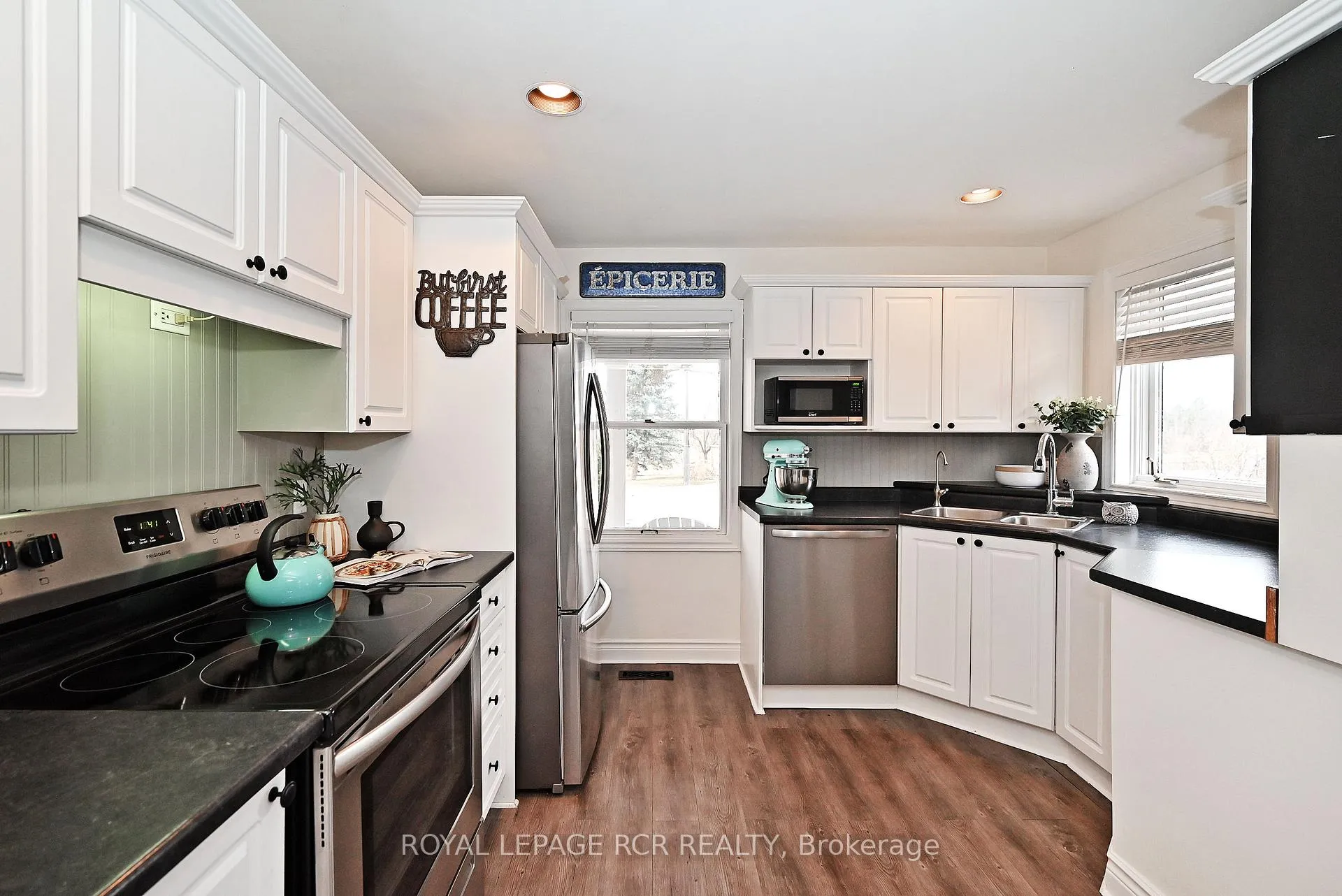 Photo 11 of 130 Church Street, King, Schomberg — HOMEH