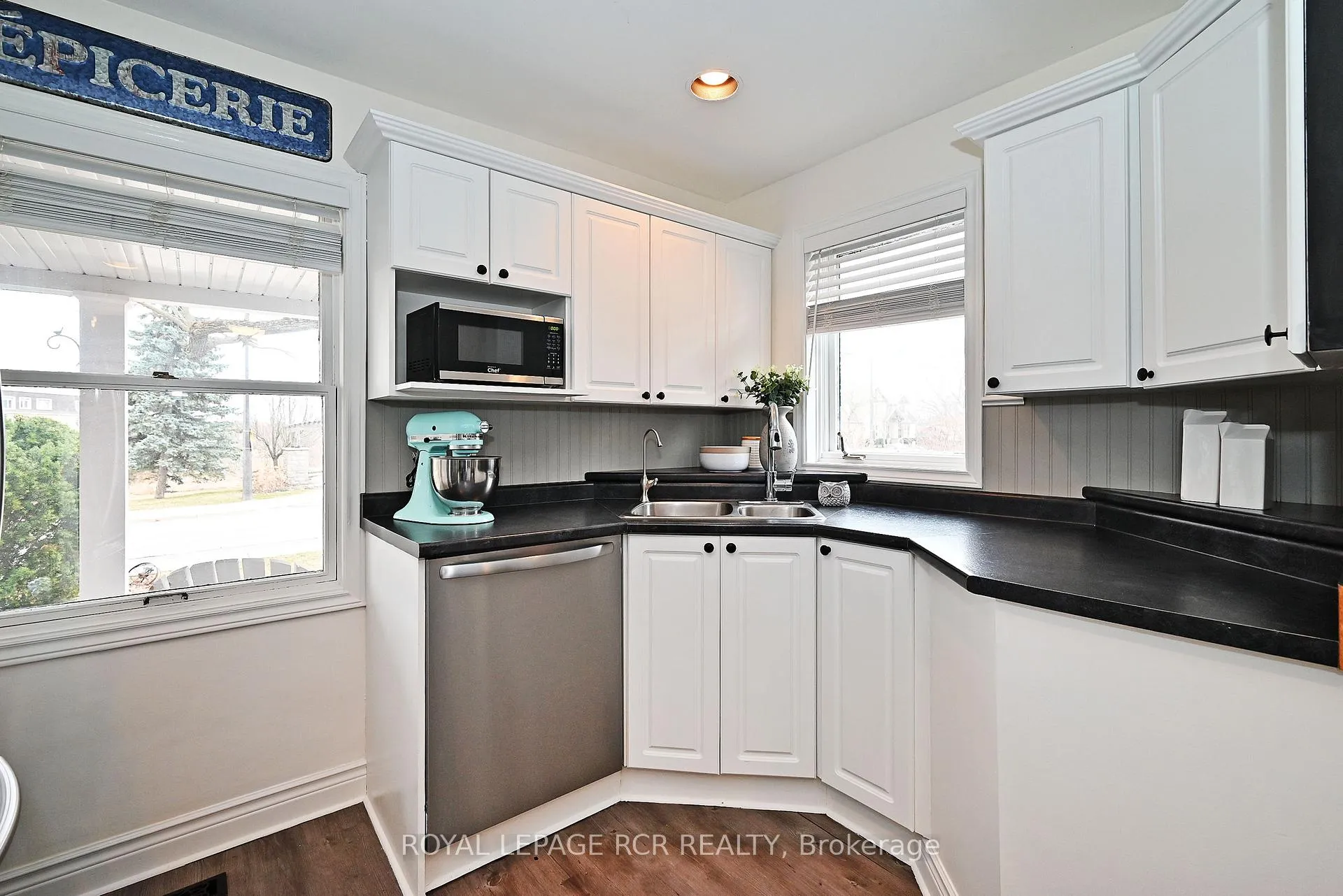 Photo 13 of 130 Church Street, King, Schomberg — HOMEH