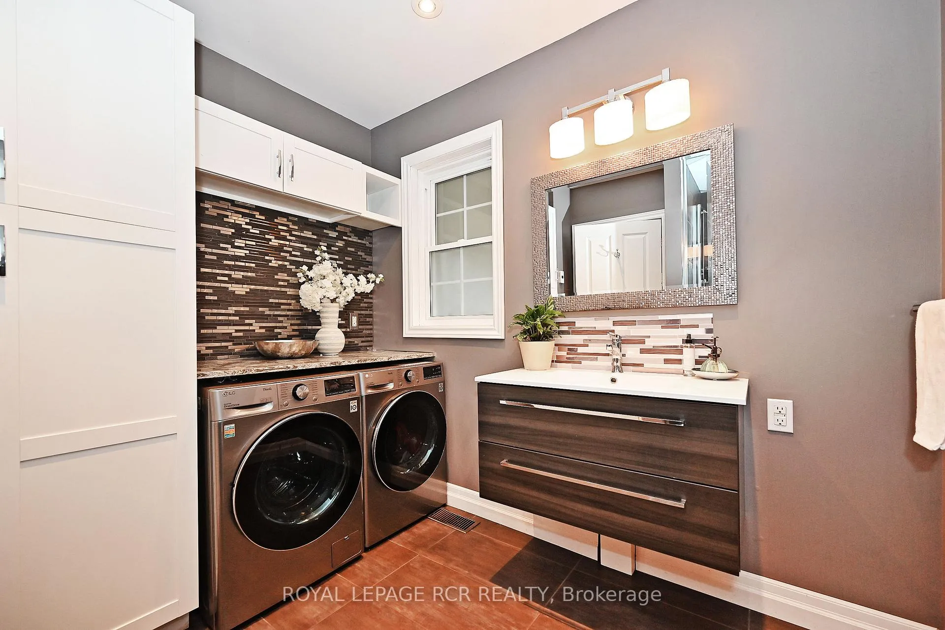Photo 21 of 130 Church Street, King, Schomberg — HOMEH
