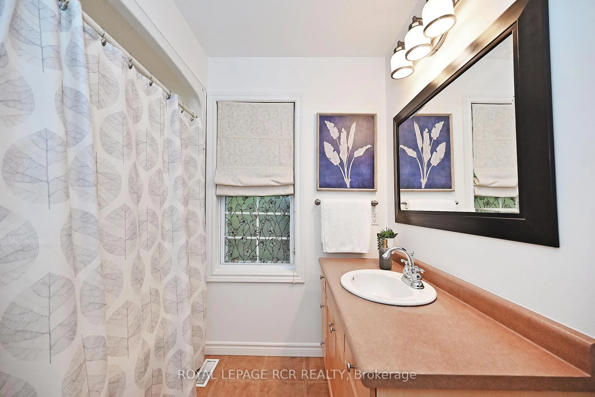 Photo 29 of 130 Church Street, King, Schomberg — HOMEH