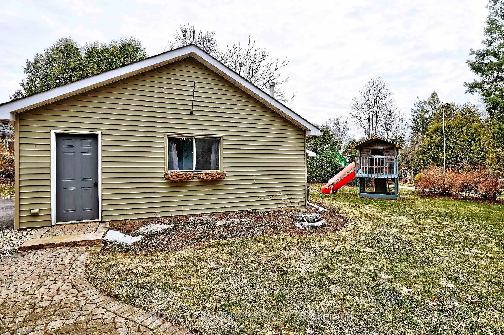 Photo 36 of 130 Church Street, King, Schomberg — HOMEH