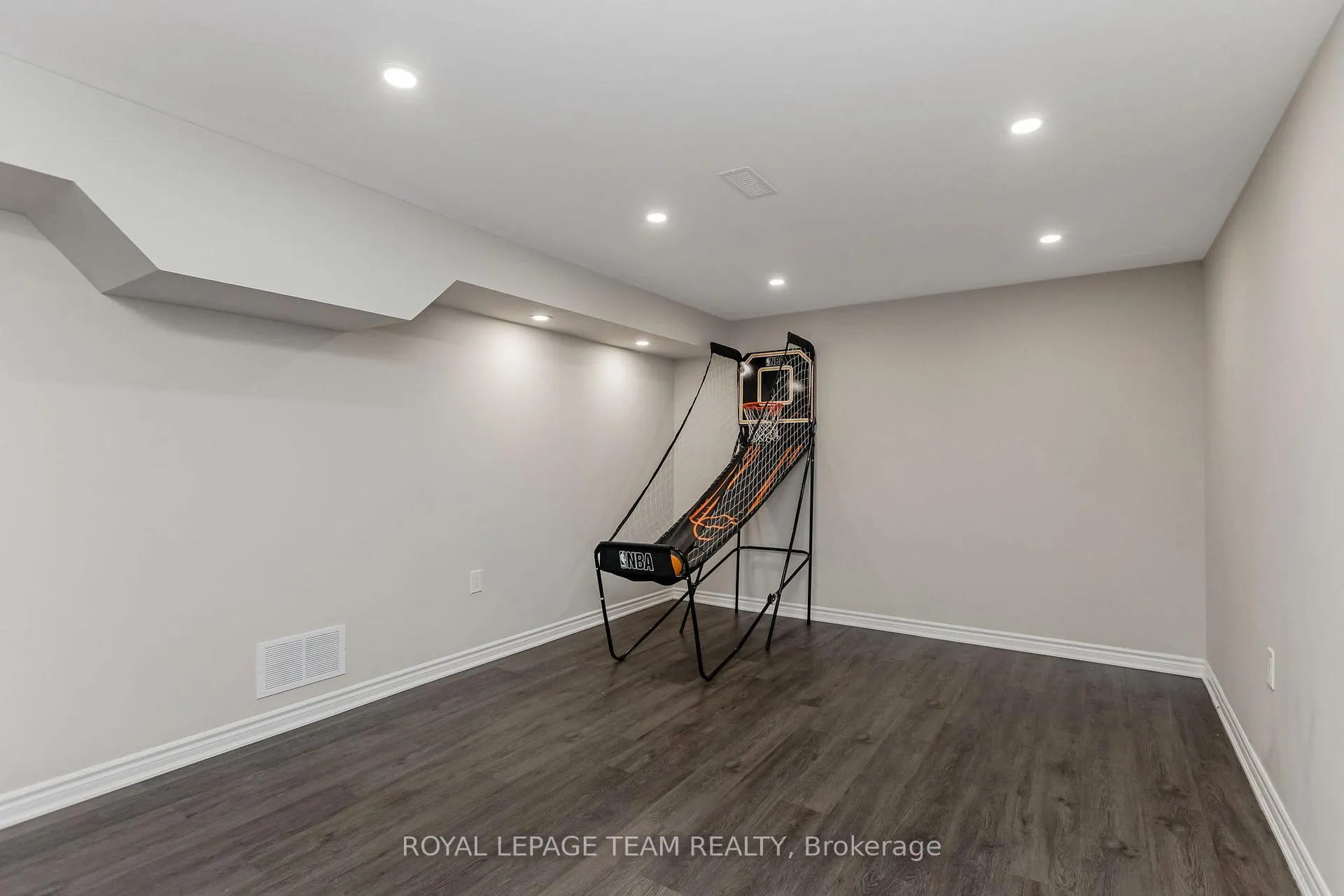 Photo 43 of 633 Parade Drive, Ottawa, Stittsville (South) — HOMEH
