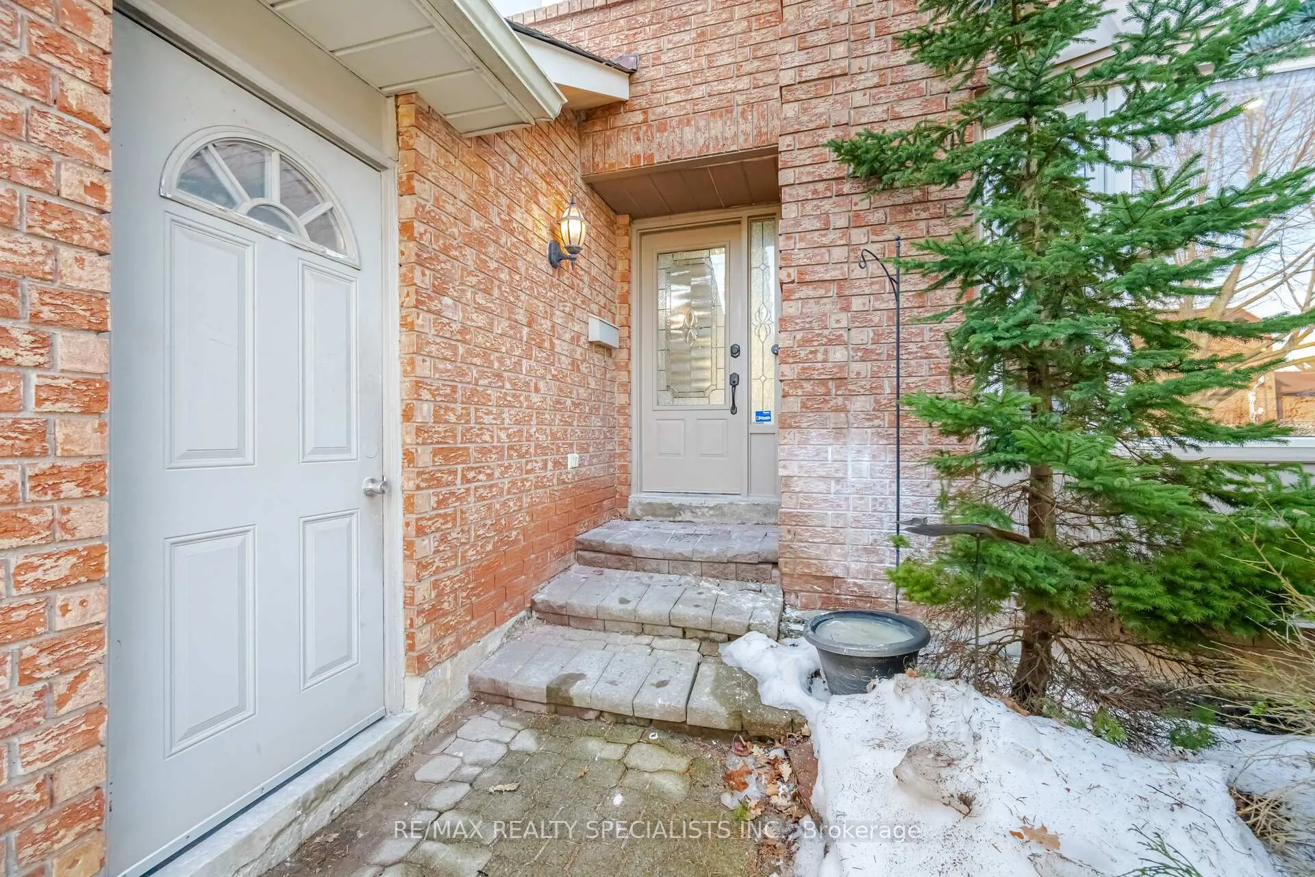 Photo 2 of 1861 Una Road, Pickering, Amberlea — HOMEH