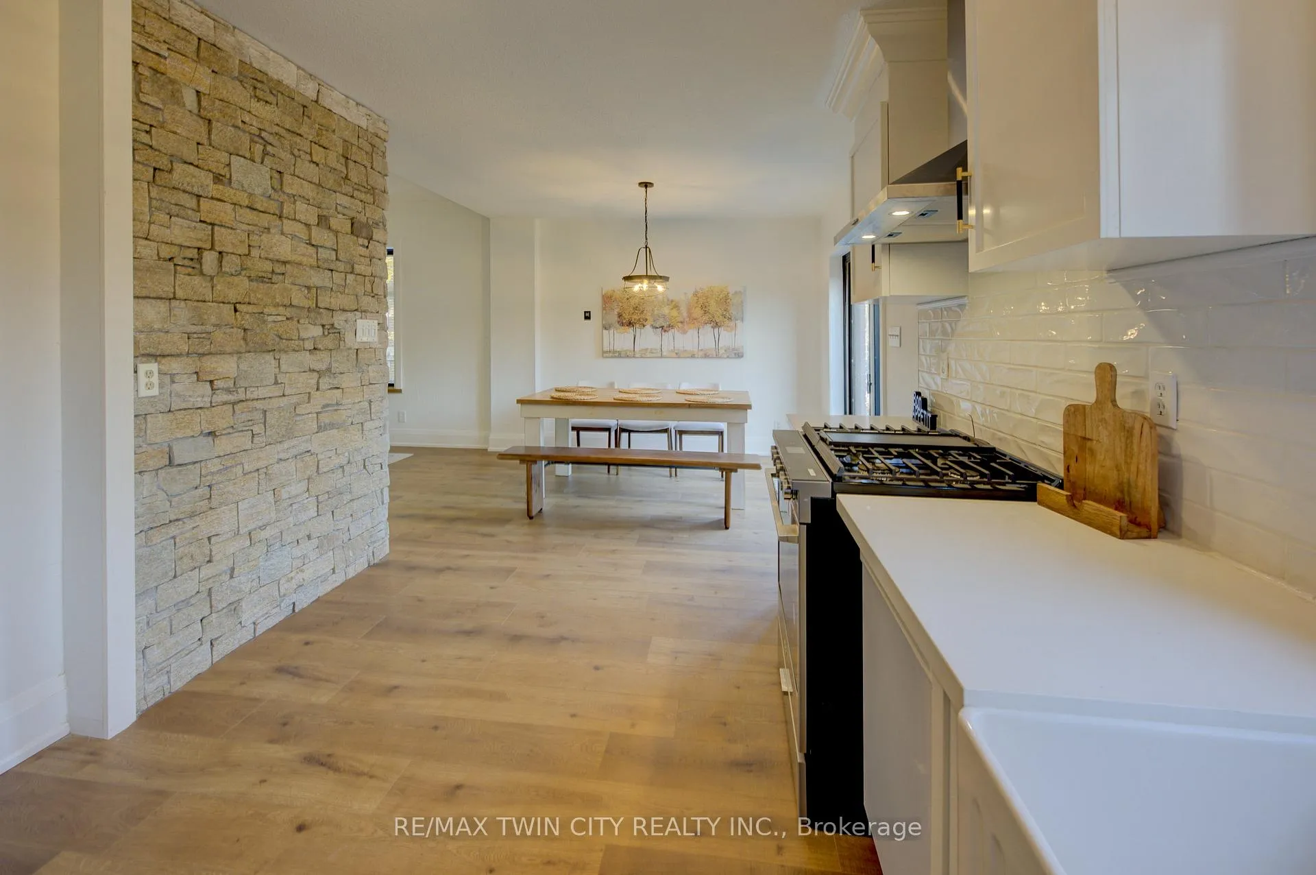 Photo 11 of 50 Park Street, Kitchener, Downtown Kitchener/West Ward — HOMEH
