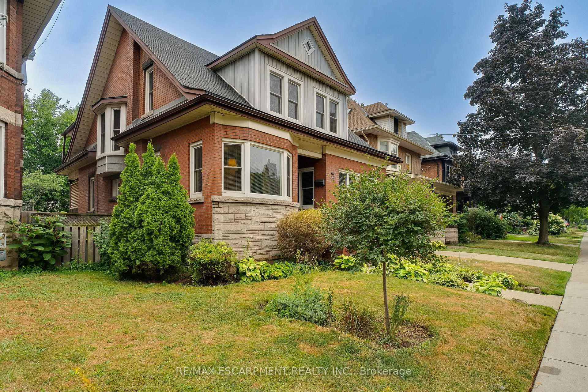 Photo 4 of 75 Melrose Avenue S, Hamilton, Stipley — HOMEH