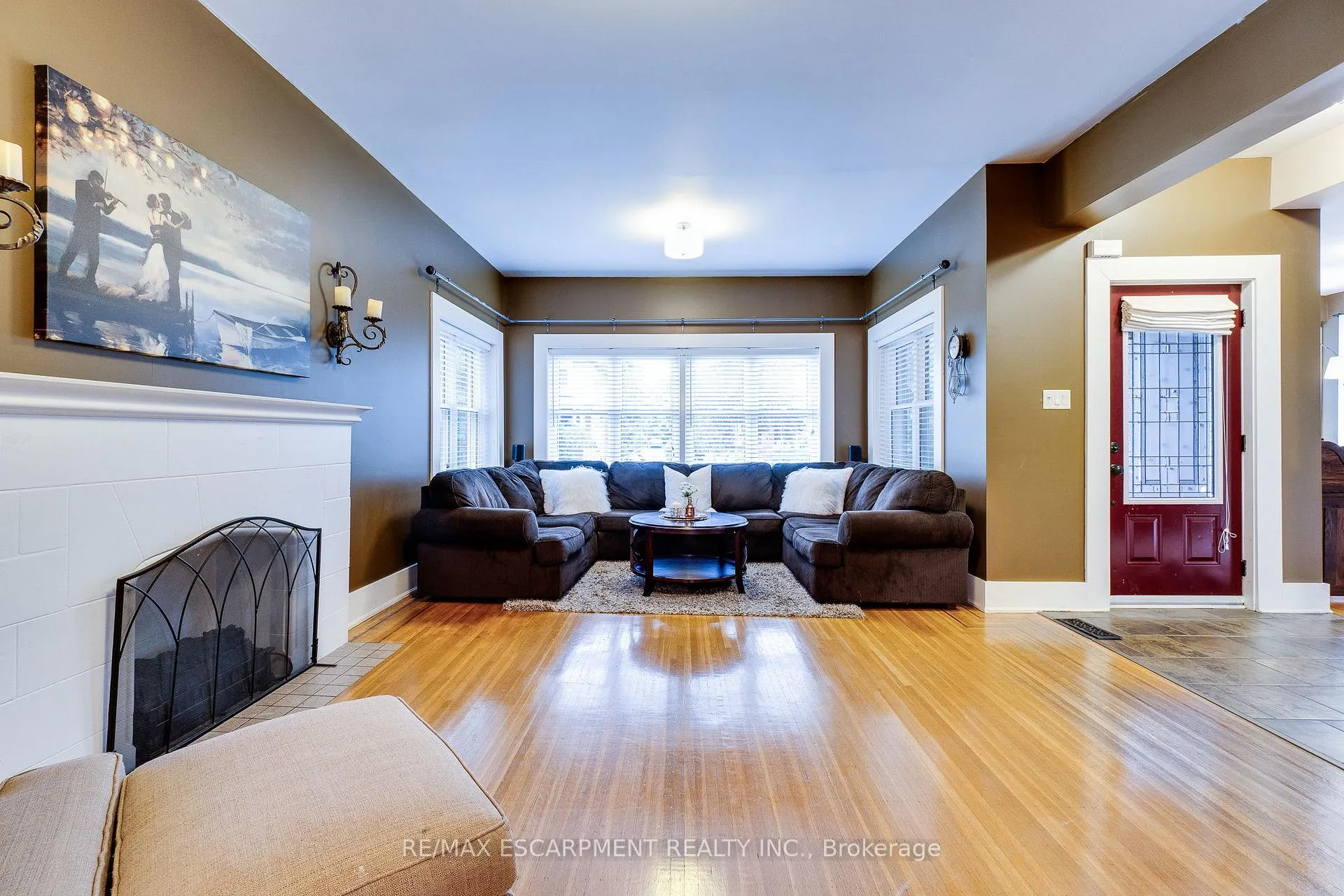 Photo 9 of 75 Melrose Avenue S, Hamilton, Stipley — HOMEH