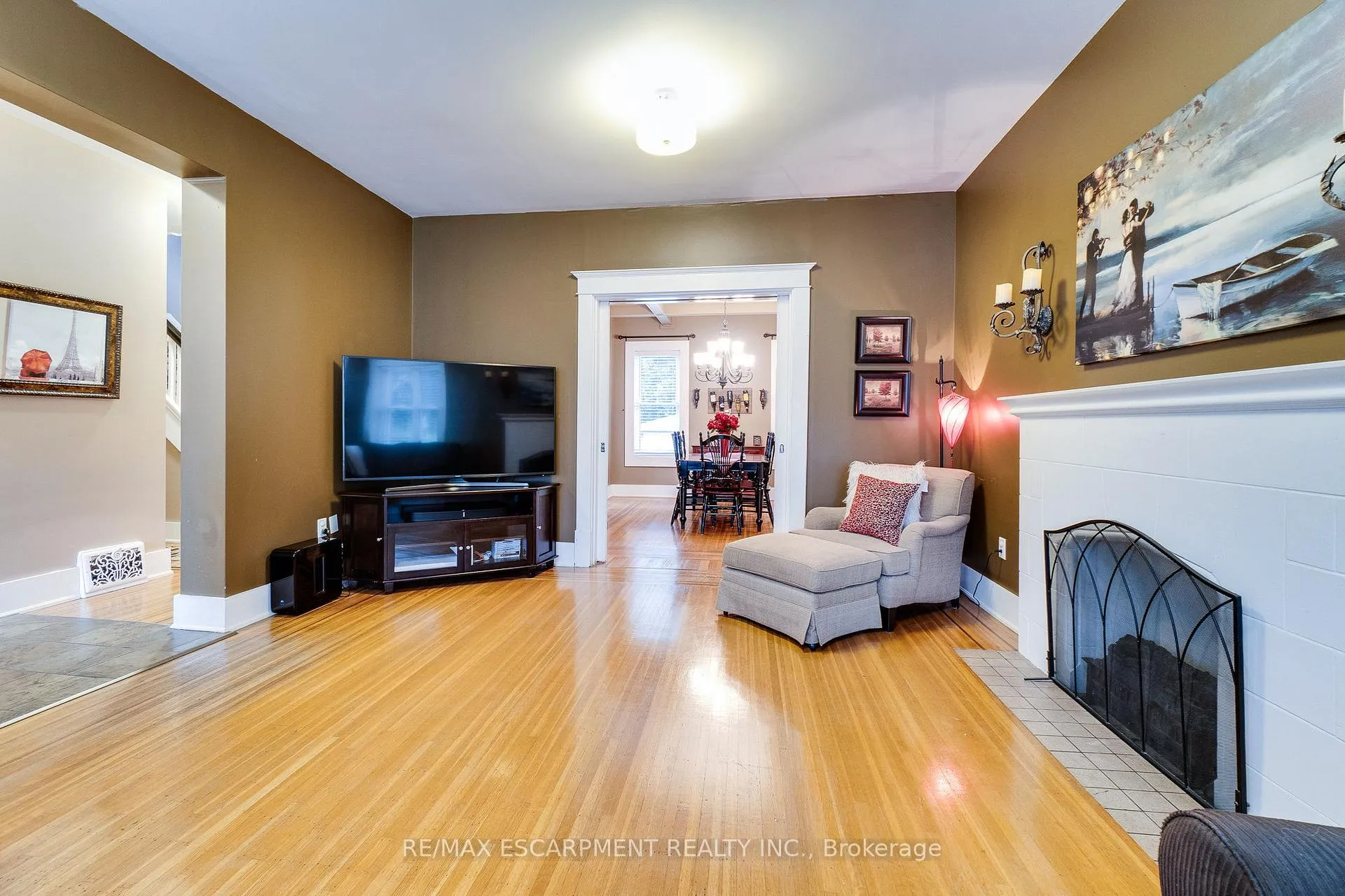 Photo 10 of 75 Melrose Avenue S, Hamilton, Stipley — HOMEH