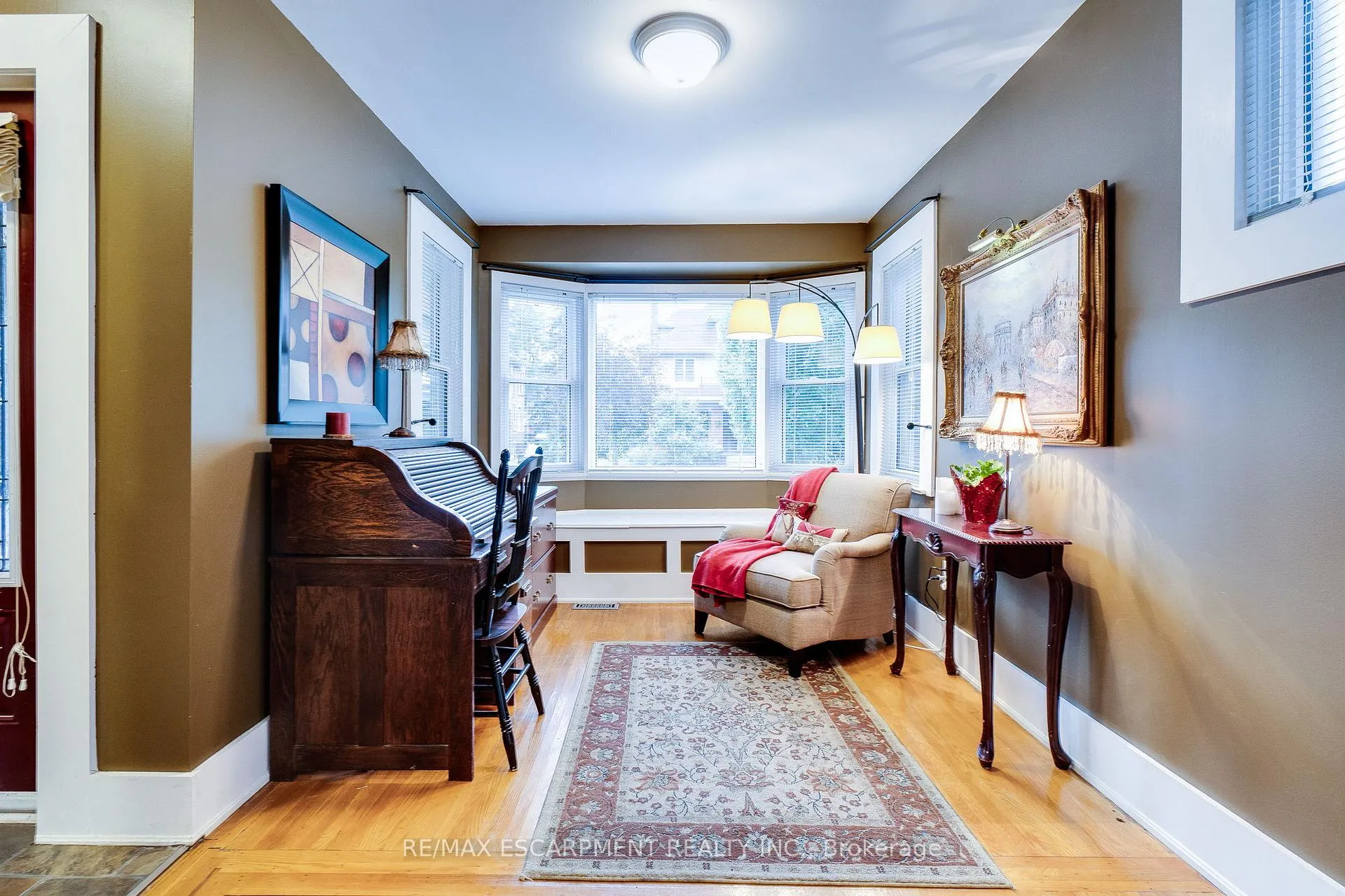 Photo 11 of 75 Melrose Avenue S, Hamilton, Stipley — HOMEH