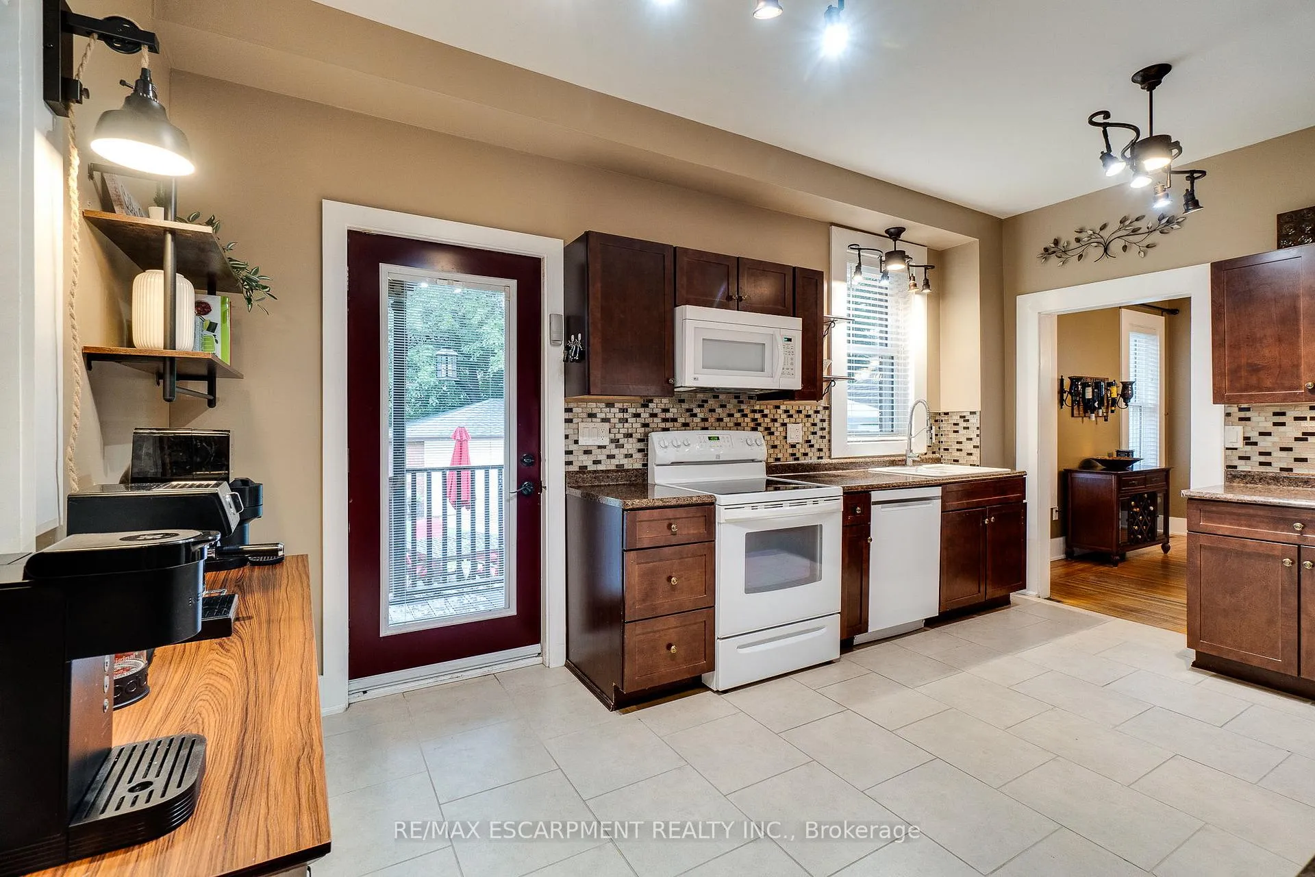 Photo 20 of 75 Melrose Avenue S, Hamilton, Stipley — HOMEH