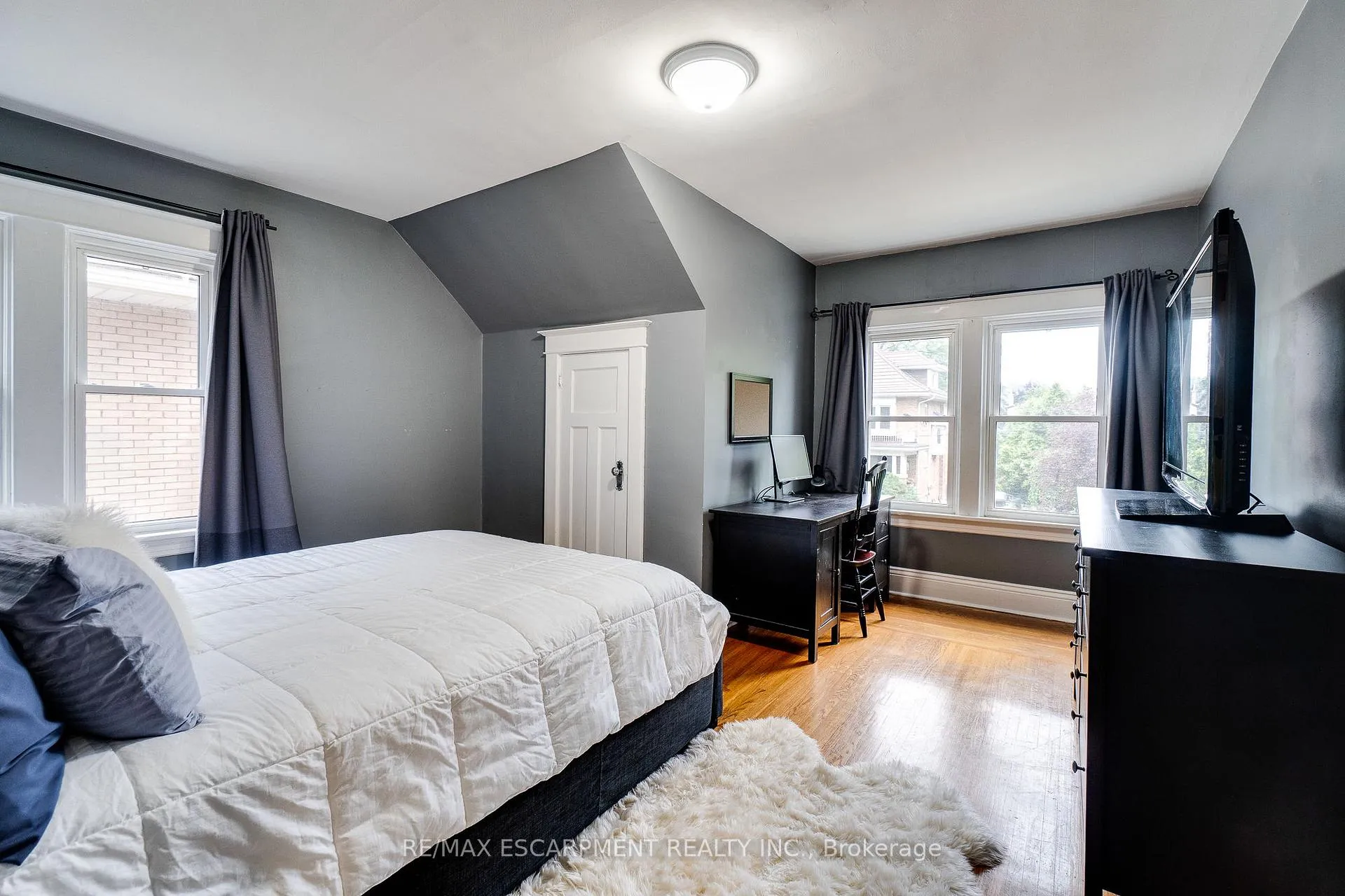Photo 26 of 75 Melrose Avenue S, Hamilton, Stipley — HOMEH
