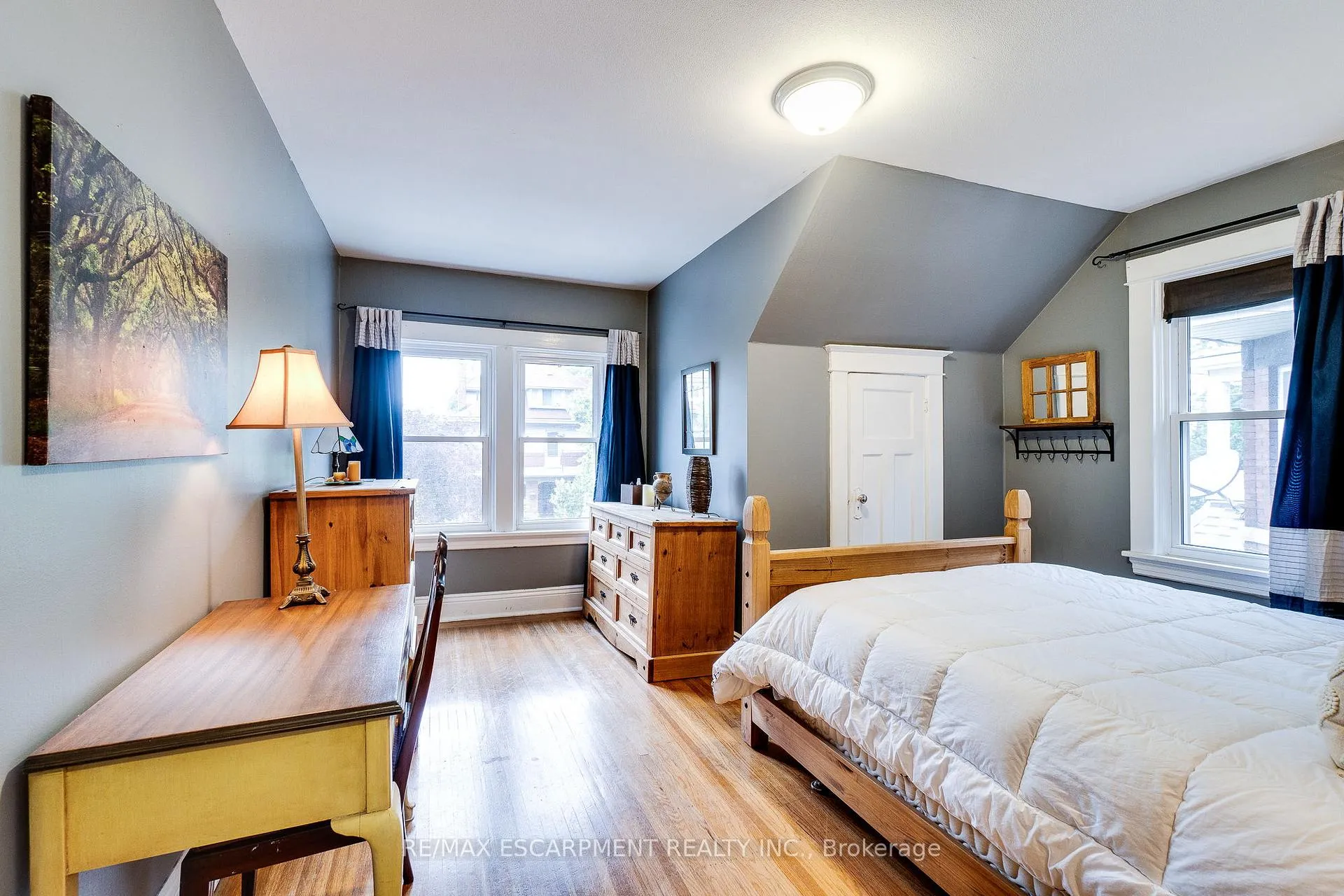 Photo 28 of 75 Melrose Avenue S, Hamilton, Stipley — HOMEH