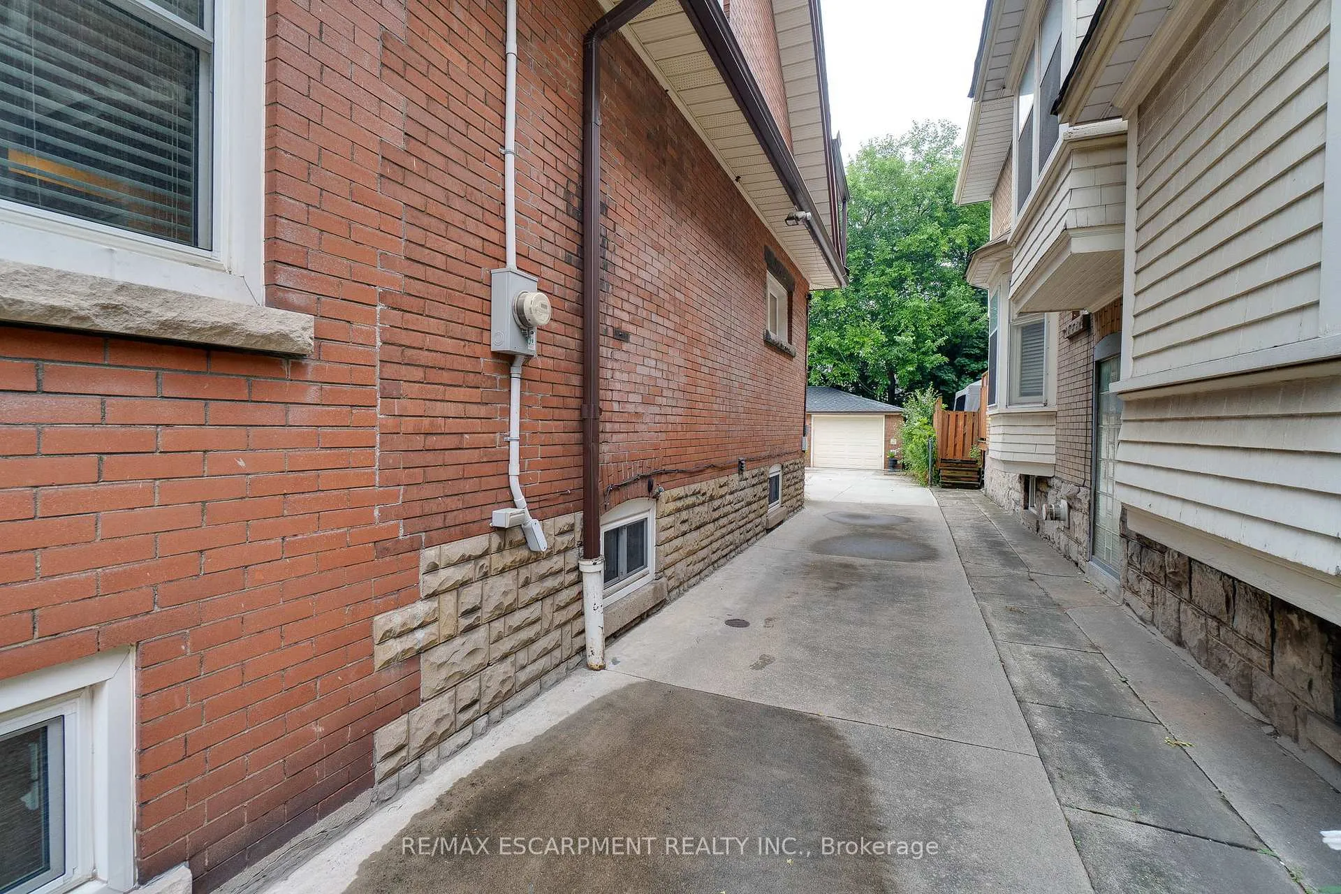 Photo 37 of 75 Melrose Avenue S, Hamilton, Stipley — HOMEH