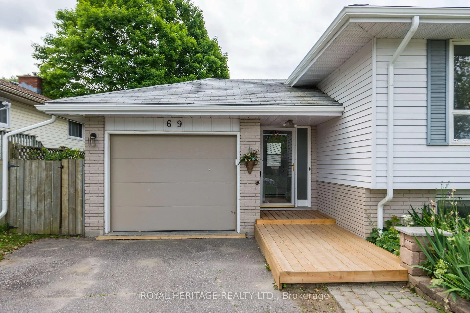 Photo 2 of 69 Brimley Court, Belleville, Belleville Ward — HOMEH