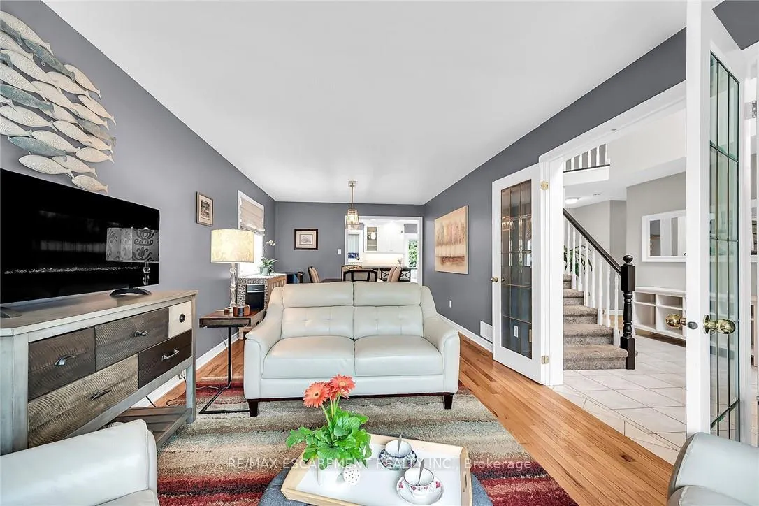 Photo 5 of 684 Upper Horning Road, Hamilton, Gurnett — HOMEH