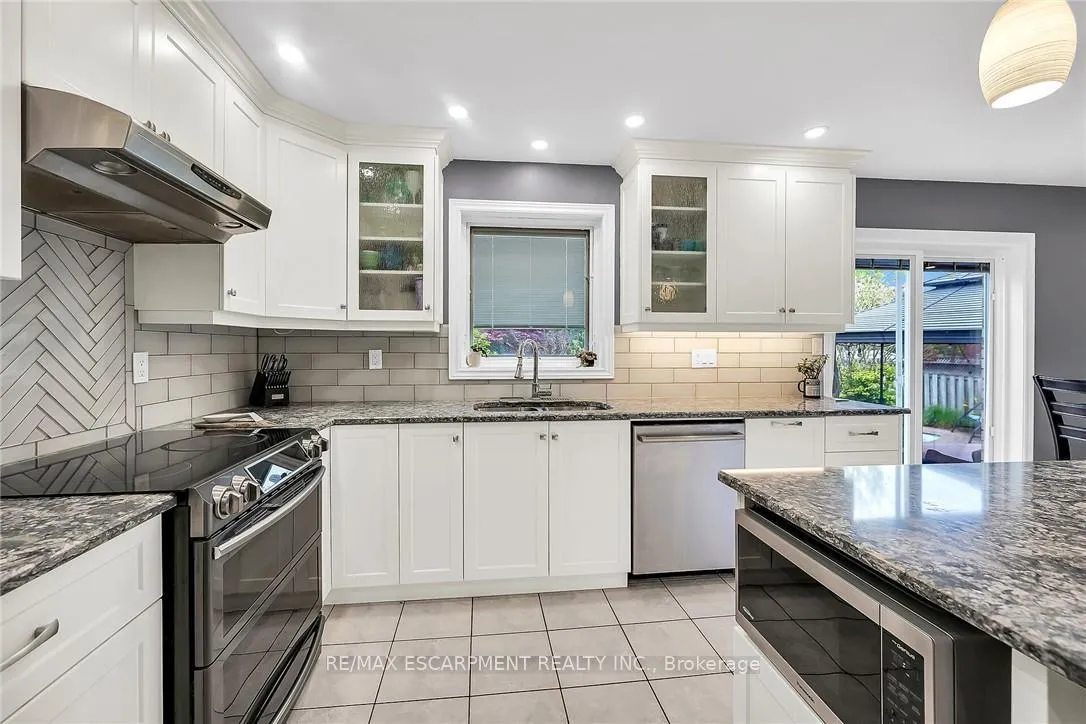 Photo 7 of 684 Upper Horning Road, Hamilton, Gurnett — HOMEH
