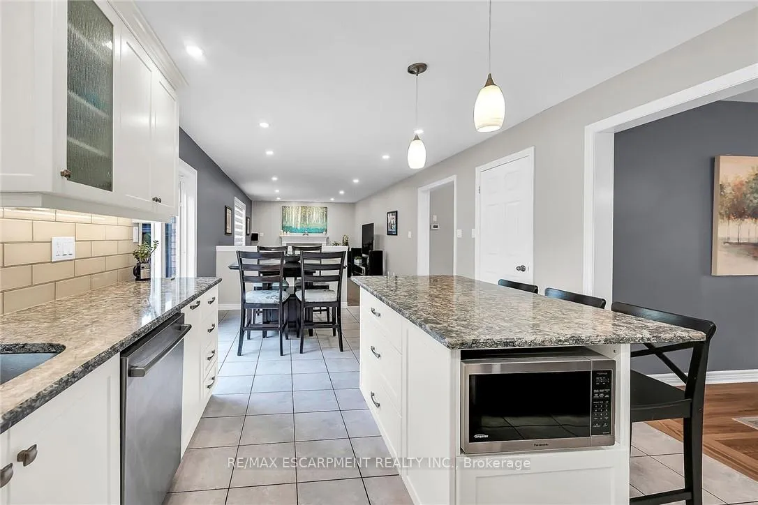 Photo 9 of 684 Upper Horning Road, Hamilton, Gurnett — HOMEH