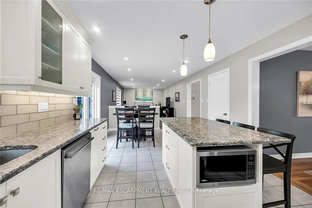 Photo 12 of 684 Upper Horning Road, Hamilton, Gurnett — HOMEH